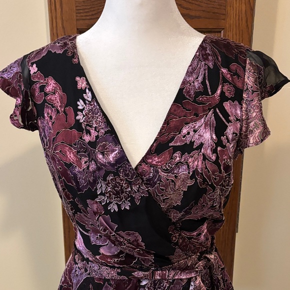 White House Black Market Purple and Pink Floral Dress - size 2 - Picture 5 of 13